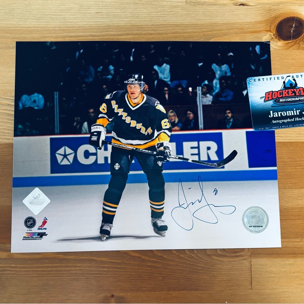Jaromir Jagr Autographed Pittsburgh Penguins 8x10 Photo